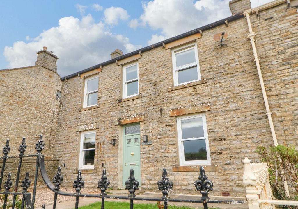 Aysgarth House | Hillside House