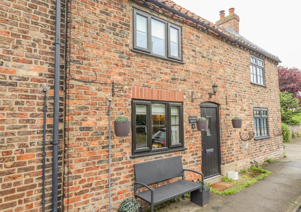 Ellerker House | Hobbits Hole