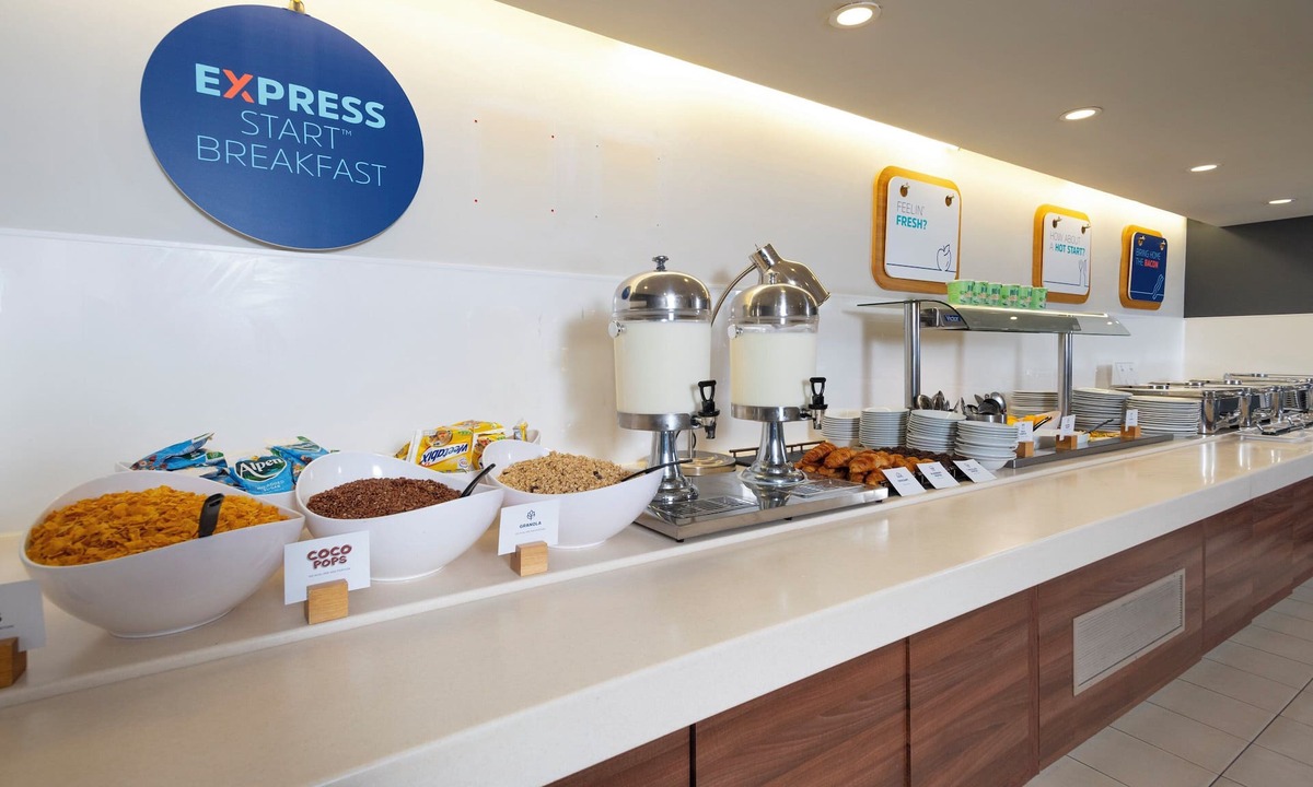 Clyst St Mary Hotel | Holiday Inn Express Exeter East by IHG