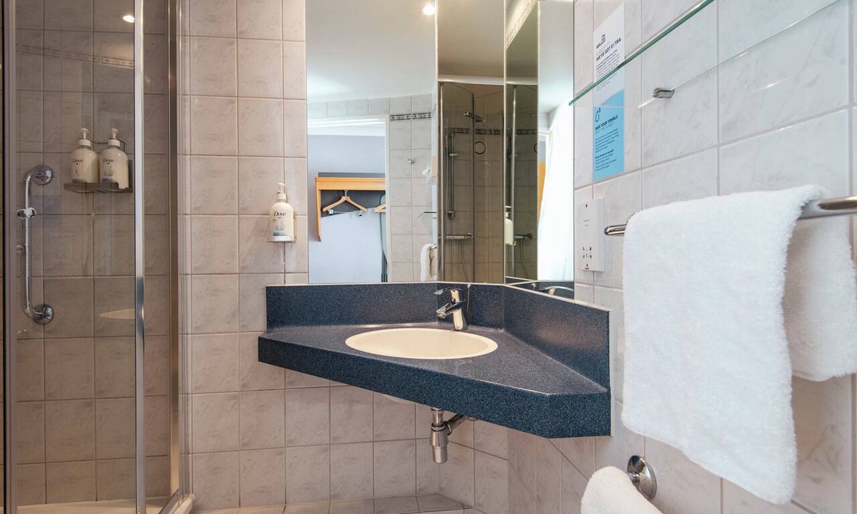 Perth Hotel | Holiday Inn Express Perth by IHG