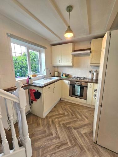 Edwinstowe House | Holly Cottage