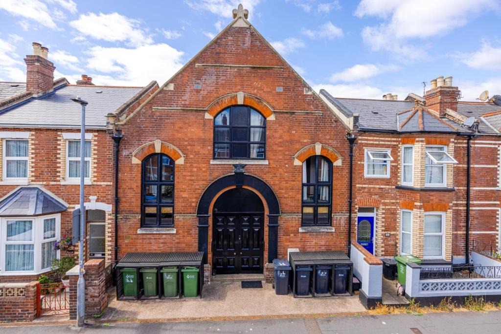Exeter Apartment | Holy Place 42