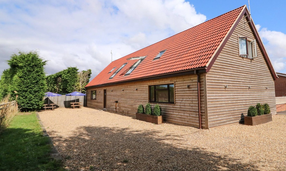 Wisbech Apartment | HOME BARN, romantic, with a garden in Upwell