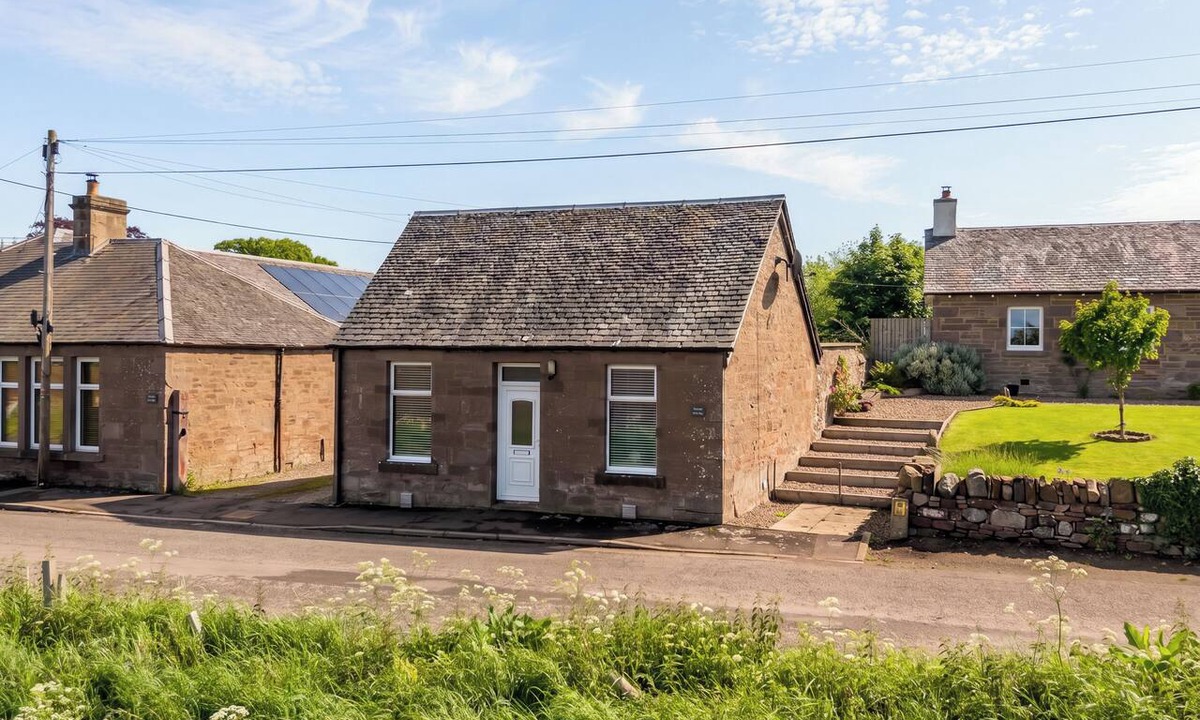 Coupar Angus Cottage | Home in Perth and Kinross