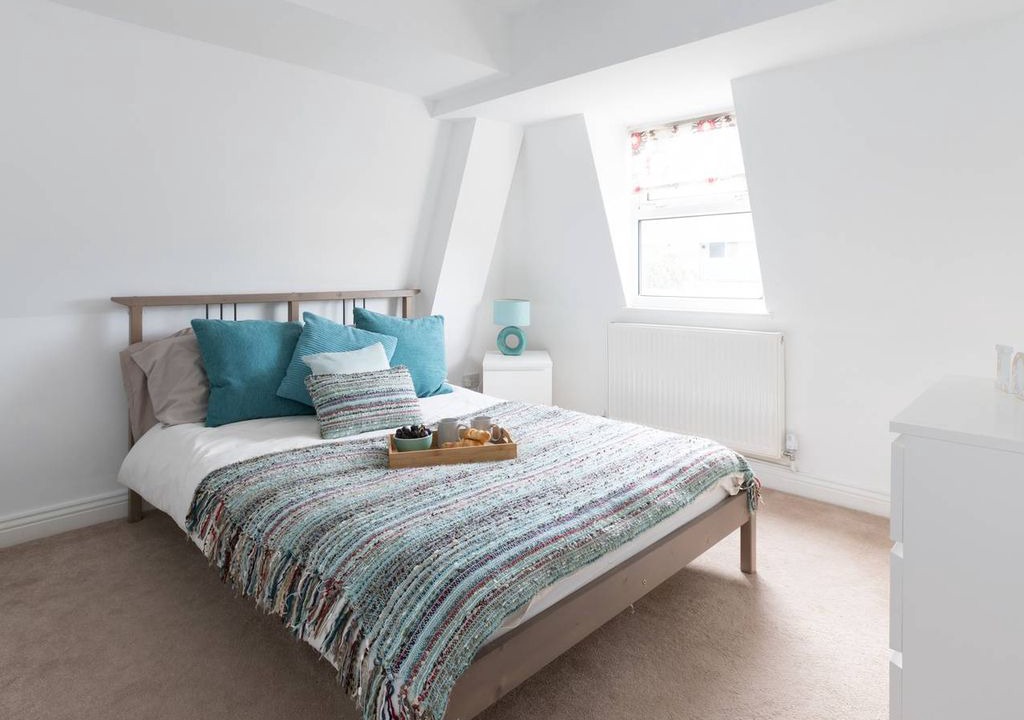 Saint Paul's Apartment | Homely Attic Apt in Central Bristol sleeps 6