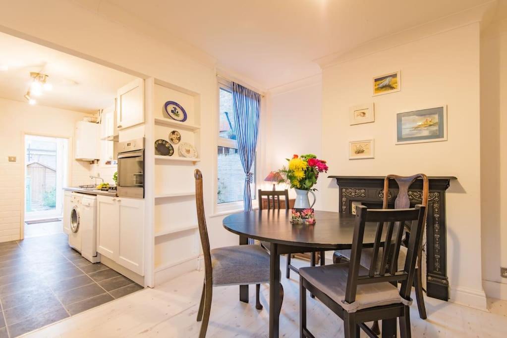 Whitstable House | Honeysuckle Cottage