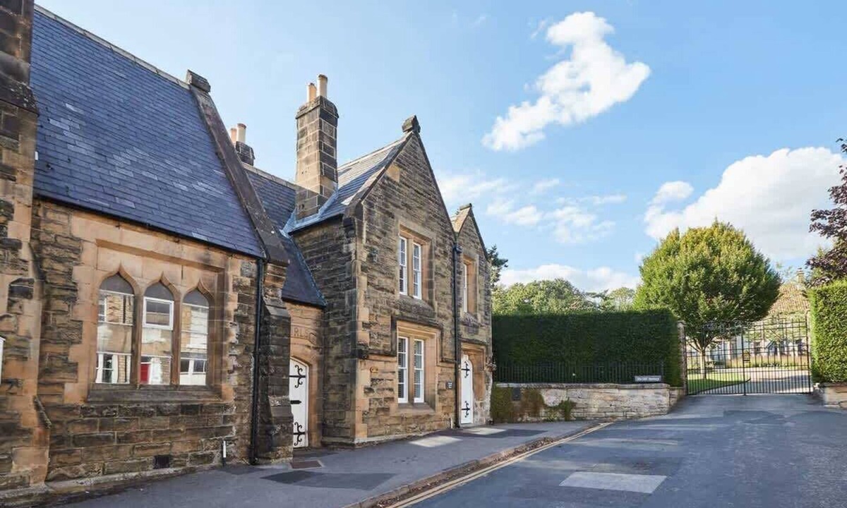 Pickering House | Host & Stay | The Old School House