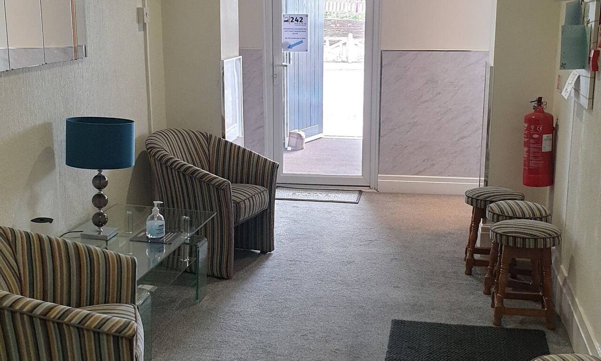 Bispham Bed & Breakfast | Hotel 242