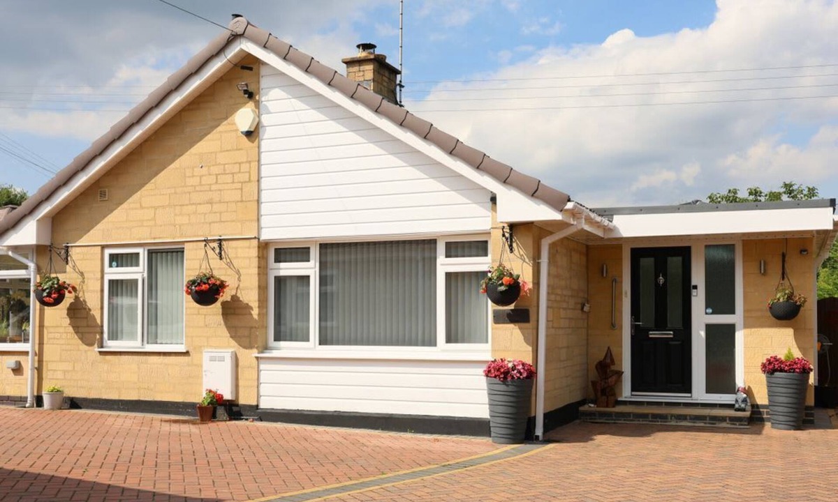 Pitchcombe House | Howard Cottage North Littleton