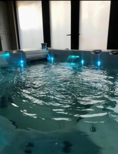 Wigan House | Hydro Spa Pool, Dbl Bedrm & Private Bathrm - Part private shared lived-in home
