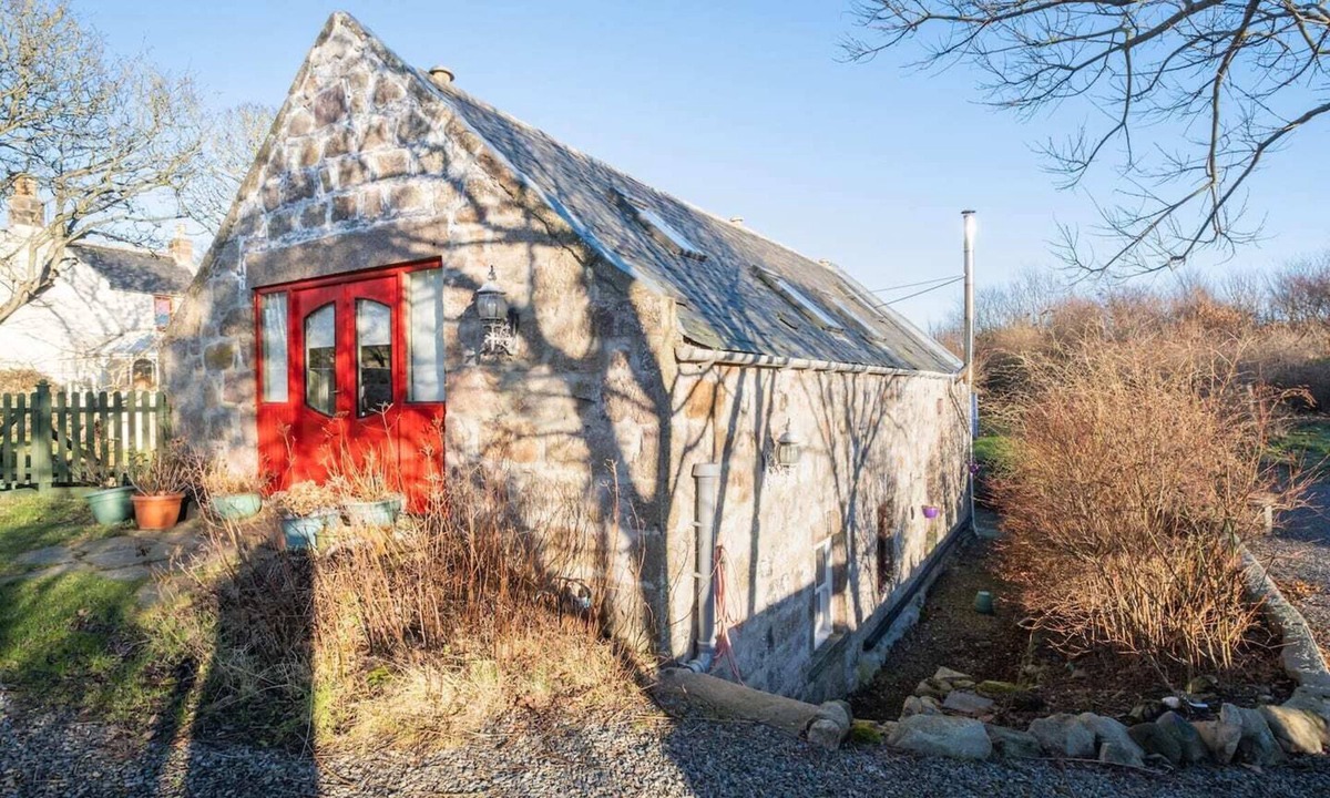 Muchalls House | Idyllic Converted Mill on a private farm by the sea
