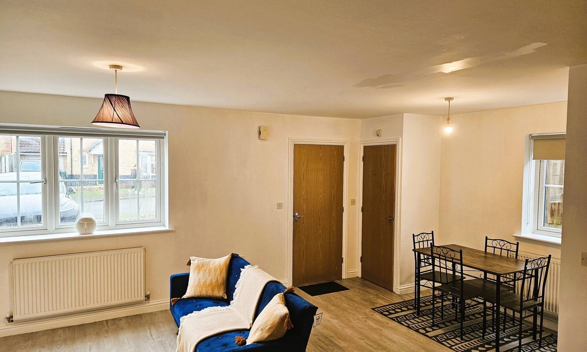 Basildon House | Impeccable 2-bed House in Basildon