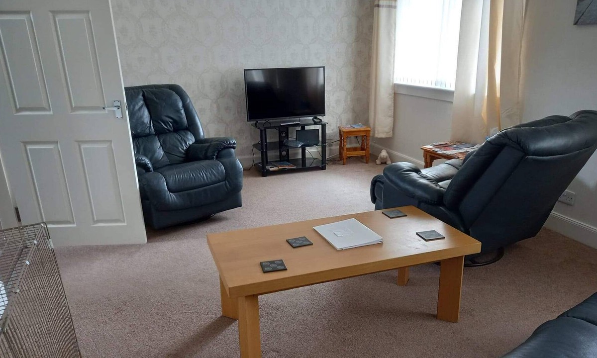 Wick Apartment | Inviting, light and airy 3-Bed Apartment in Wick
