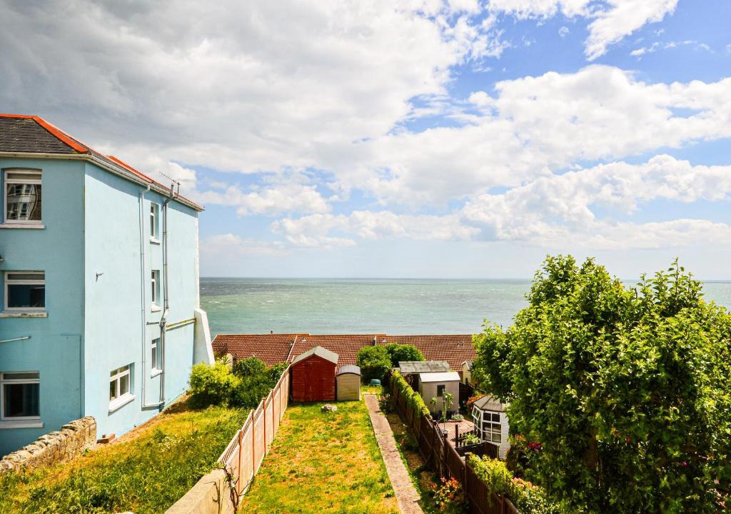 Ventnor House | Jan Dee Cottage