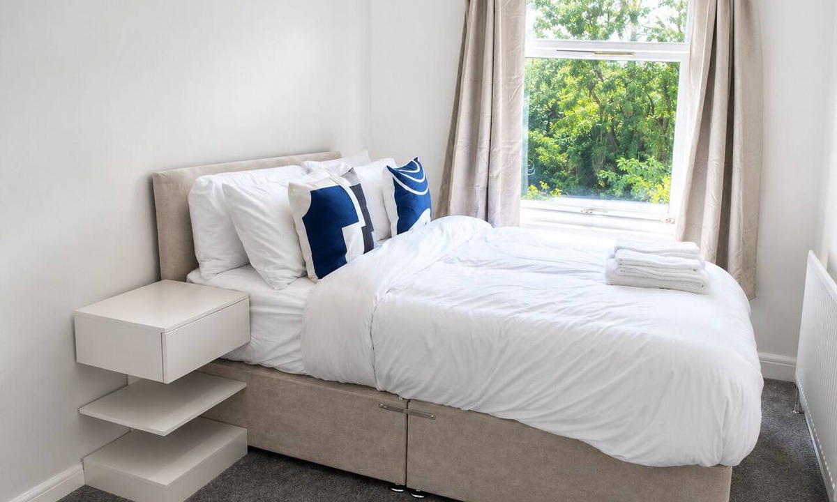 Gosport House | Jan's House Gosport | 3 Bedroom Home | Sleeps 6