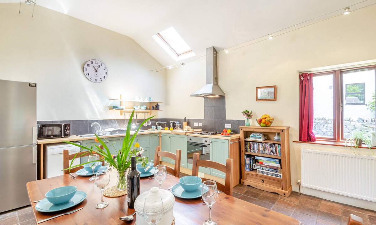 Llanrug House | Jasmine Bach - Three Bedroom House, Sleeps 6