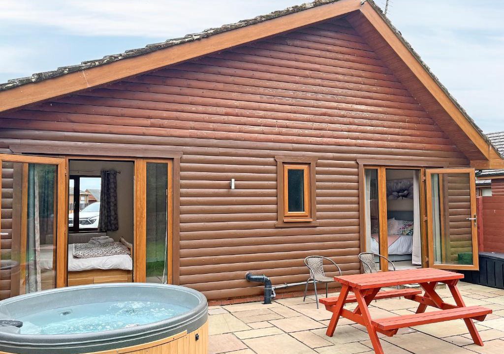 Fitling House | Jasmine Lodge
