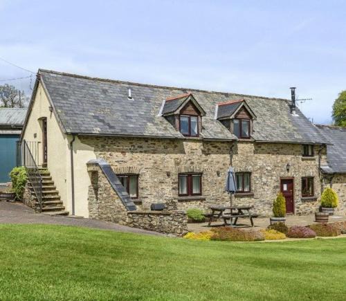 Hawkridge House | Jasper, Unique Upside-Down Retreat with Stunning Rural Views