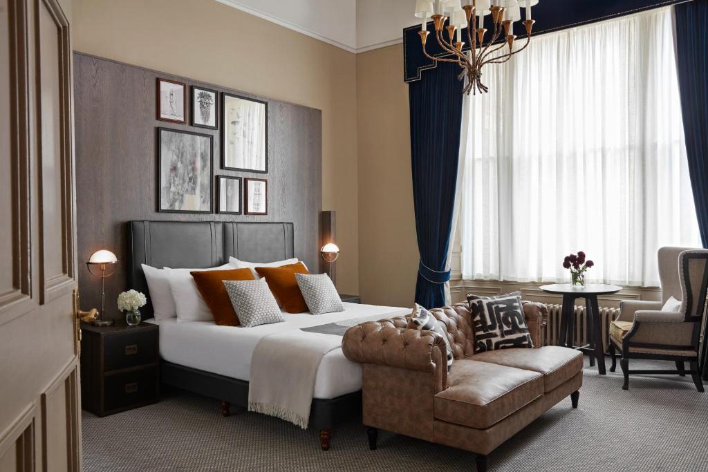 New Town Hotel | Kimpton Charlotte Square by IHG