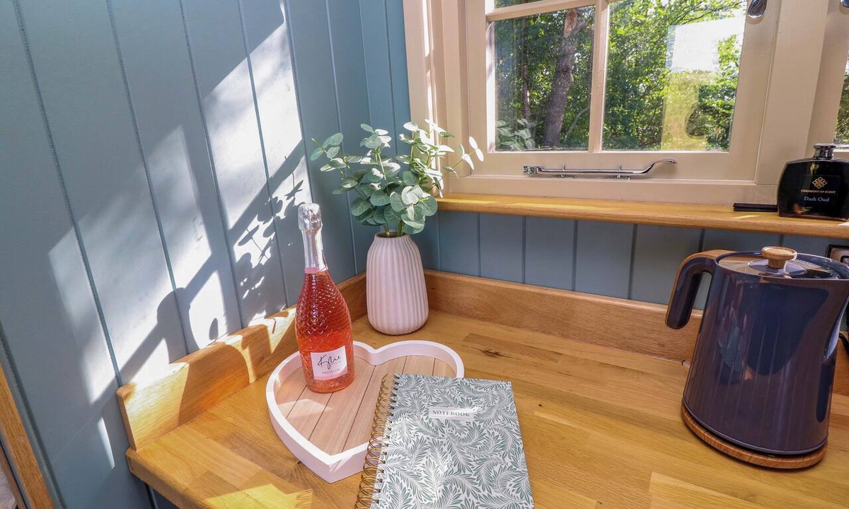 Ridgeway Cottage | Kingfisher Hut