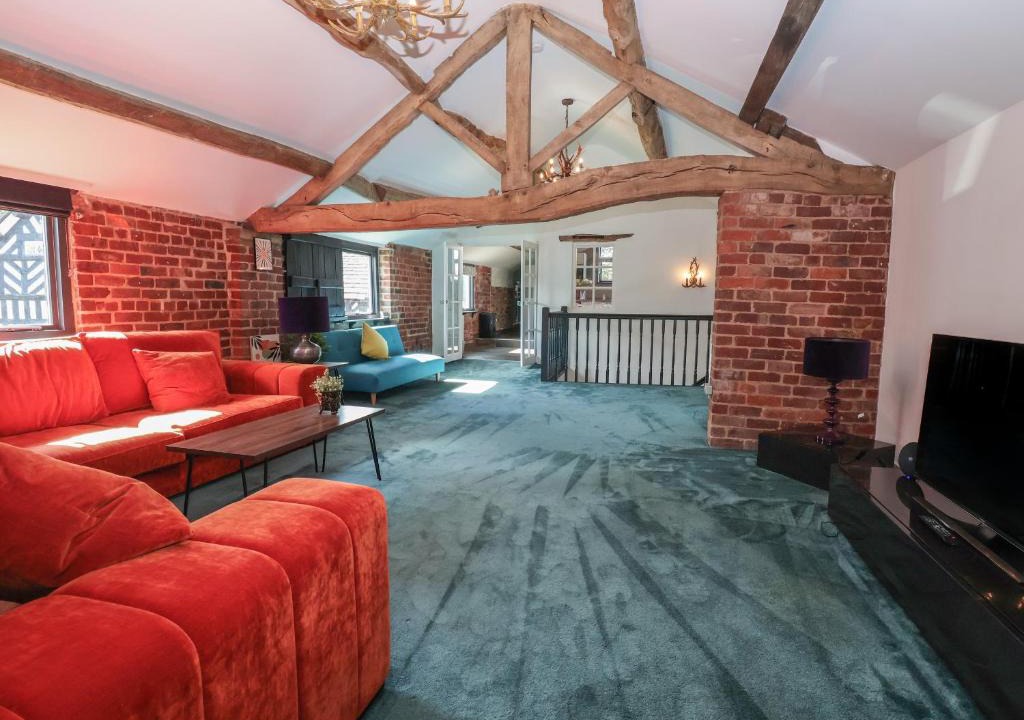 Macclesfield Apartment | Lake View Barn