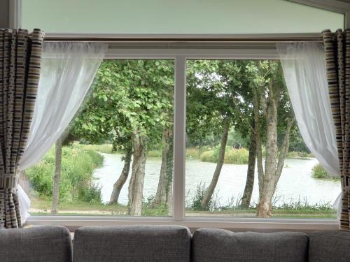 White Cross Resort | Lakeside Caravan White Acres Holiday Park Newquay Sleeps 6
