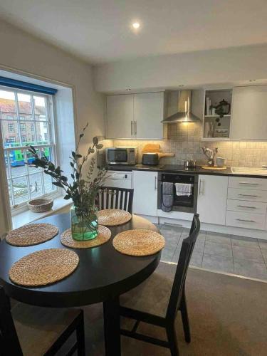 Wallingford Apartment | Large town centre apartment with parking