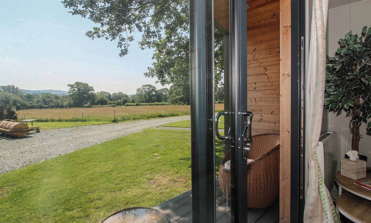 Munslow Cottage | Leafy Oaks Cabin