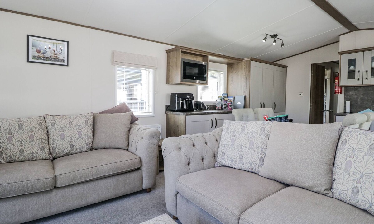 Tewitfield Cottage | Lilac Lodge