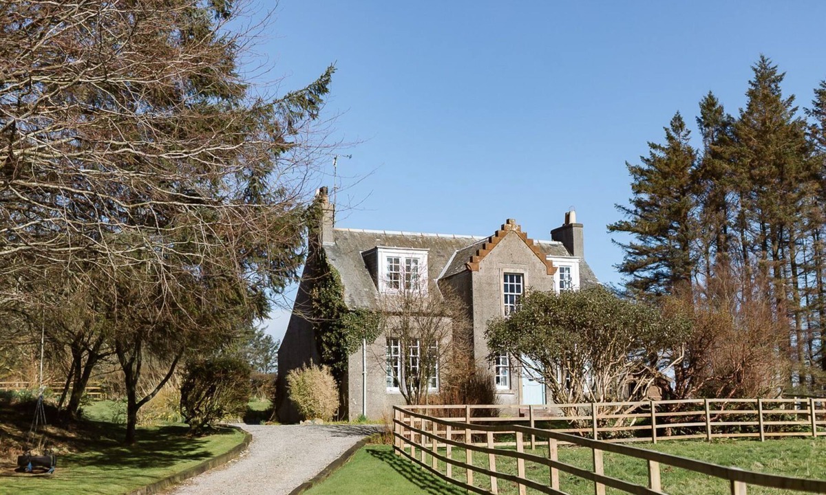Portpatrick Villa | Linnette - Three Bedroom Villa, Sleeps 6