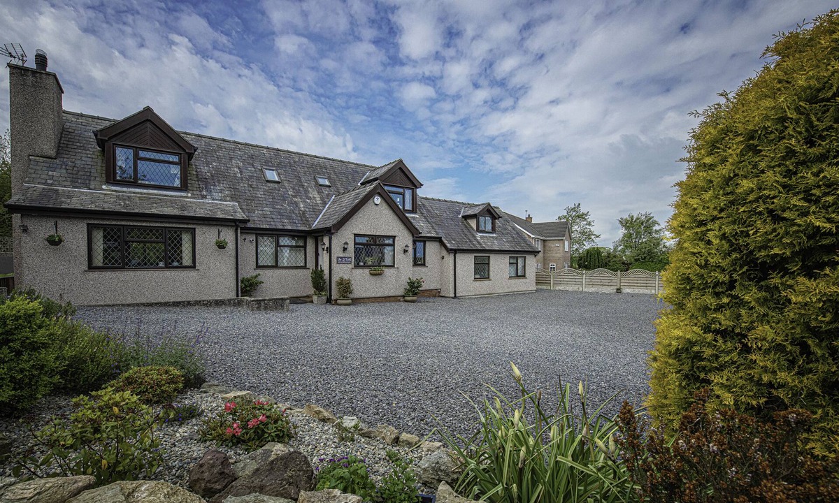 Pentraeth Bed & Breakfast | Lon Y Traeth Bed & Breakfast