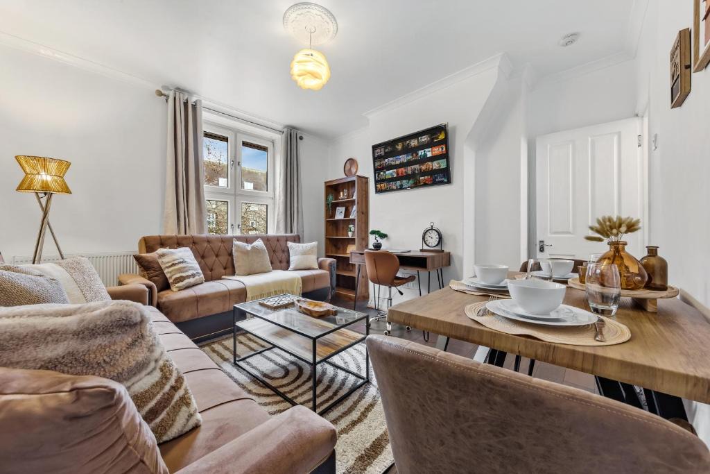 Larkhall Apartment | Long Term Disc! Nine Elms, Central Ldn 2 Bed Flat