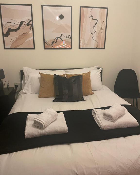 Broad Green Apartment | Lovely 1Bed 10 mins from East Croydon with Free WiFi