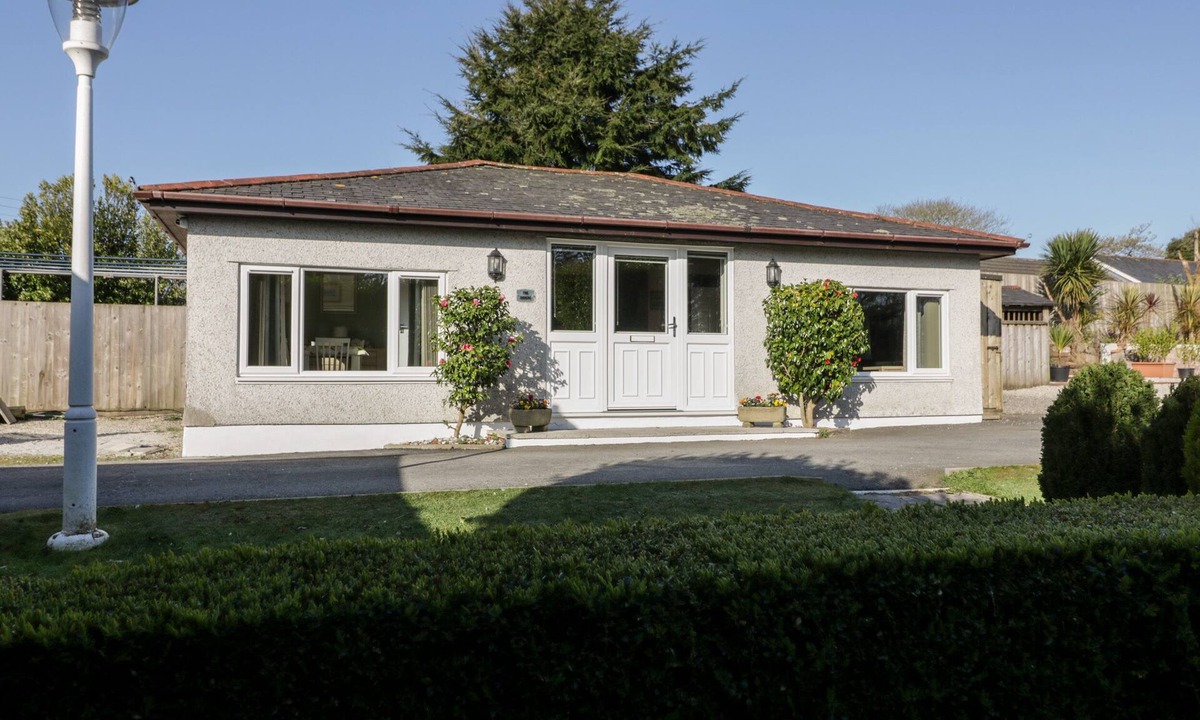 Truro House | LOWER BRAMBLESIDE, romantic, country holiday cottage in Truro