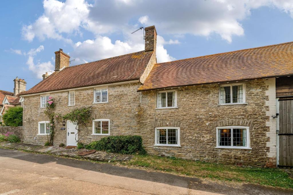 Stalbridge House | Lower Farm Cottage