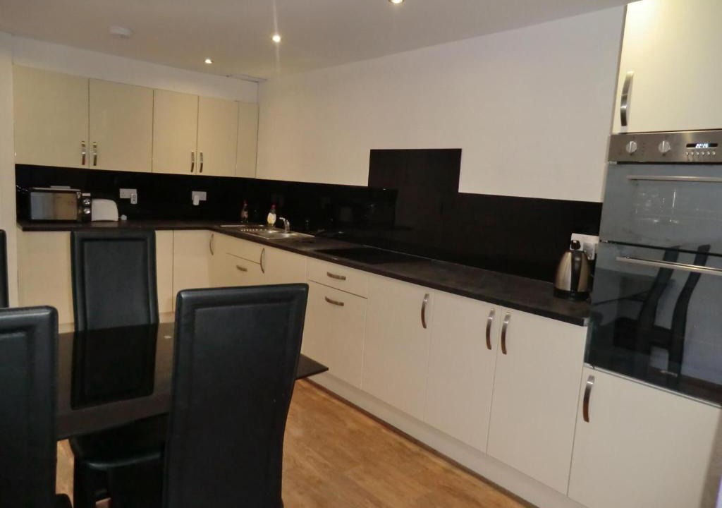 Luton House | Luton, LU3 Double Ensuite room
