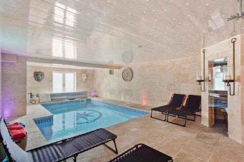 Hunmanby House | Lux Filey Villa - Indoor Heated Pool - Sauna