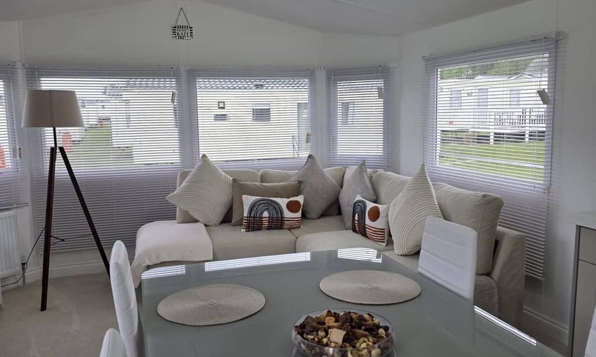 Cresswell Cabin | Luxury Cosy Caravan in Cresswell, Northumberland