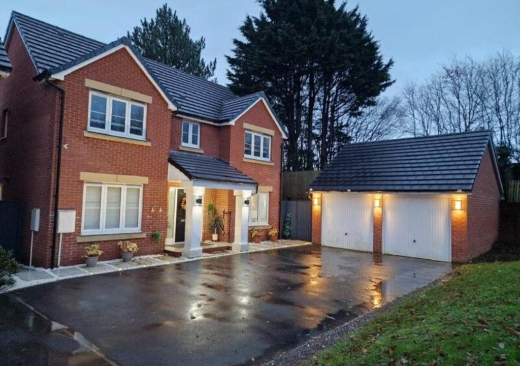 Cardiff House | Luxury Modern 5 Bedroom House