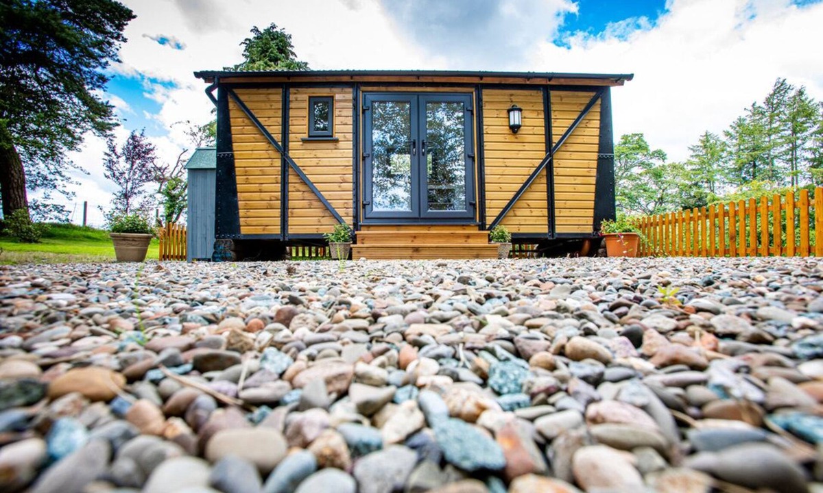 Tirabad Cabin | Luxury Shepherds Hut in stunning location