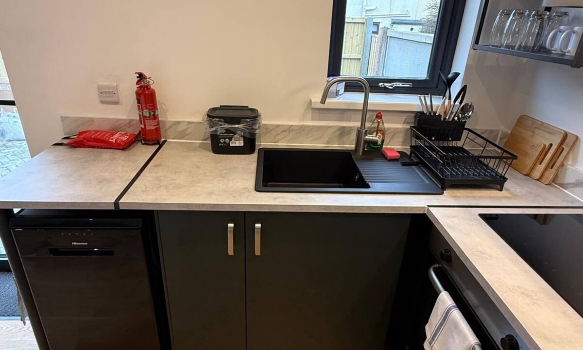 Cribbs Causeway Apartment | luxury studio