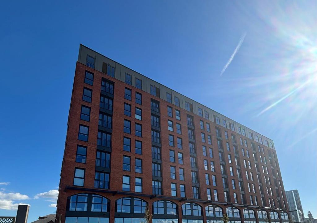 Vauxhall Apartment | Luxury Waterfront Apartment - Liverpool City Centre - Sleeps 4
