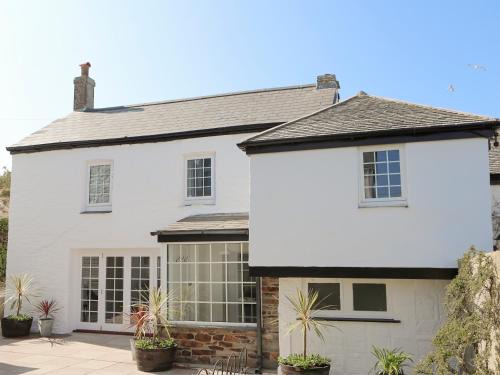 Newquay House | Manor Cottage