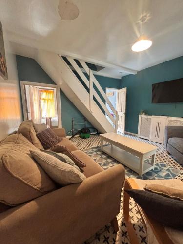 Six Bells House | Maple, 3 Double Beds, Contractors Welcome