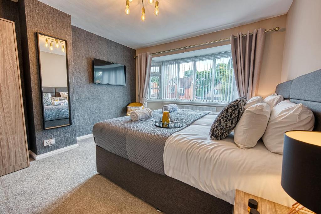 Shirley House | Maple House