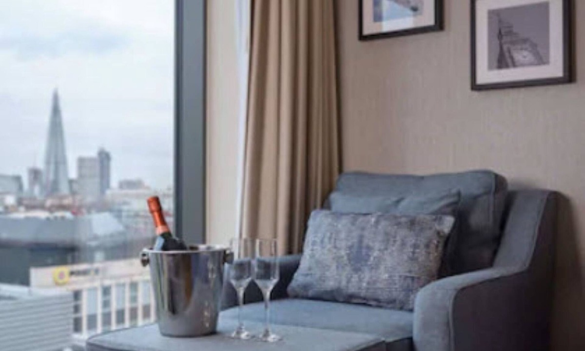 Bishop's Hotel | Marlin Waterloo