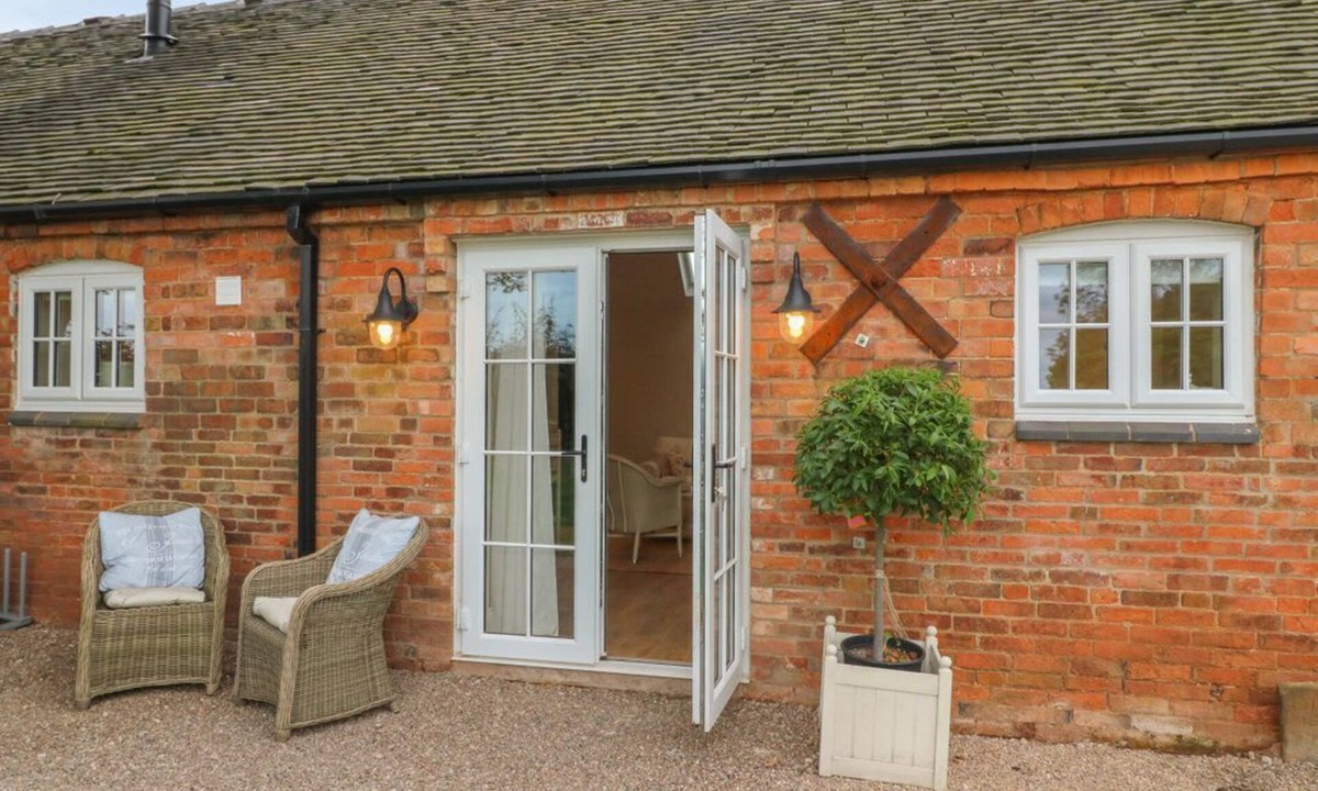 Kedleston Cottage | Marsh Hare (Barn Conversion 1), Brailsford