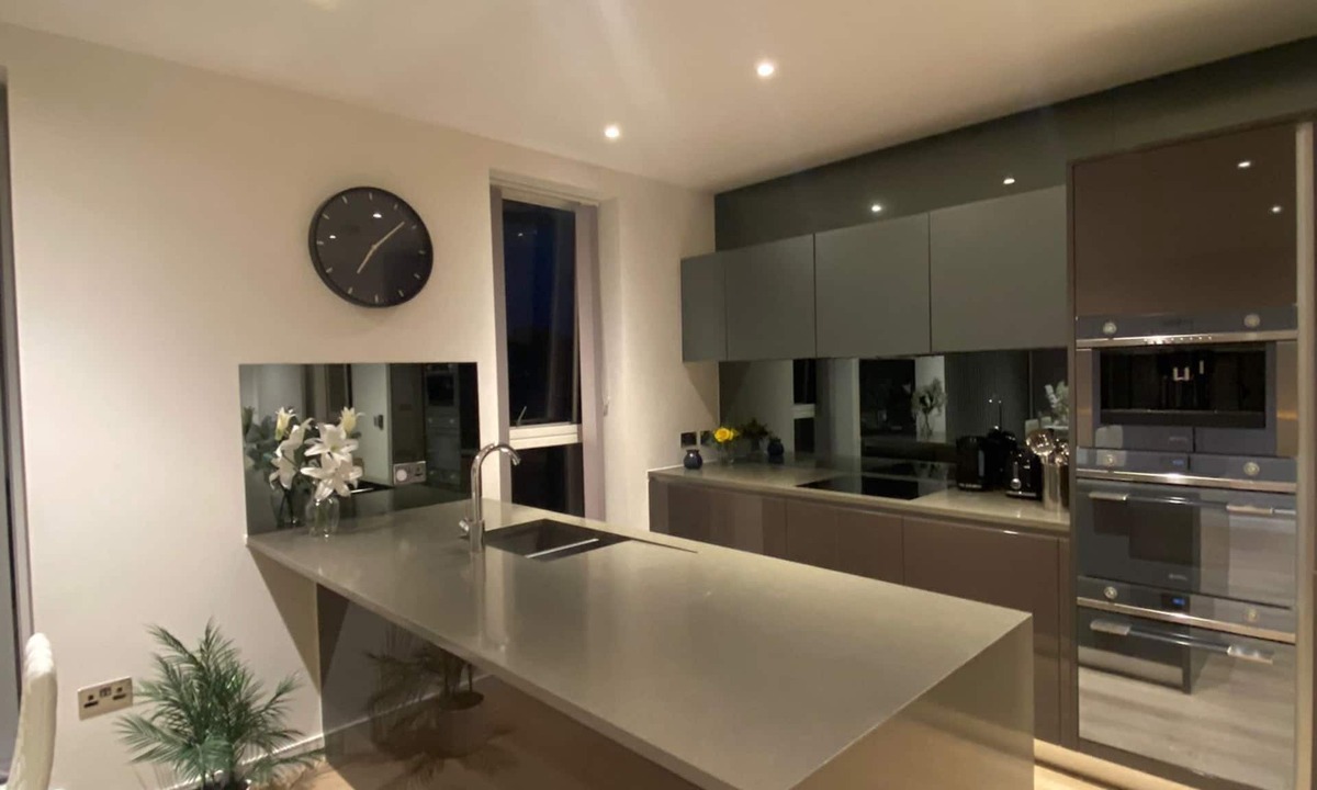 Syon Apartment | Marvelous 3 Bed Penthouse in Kewbridge