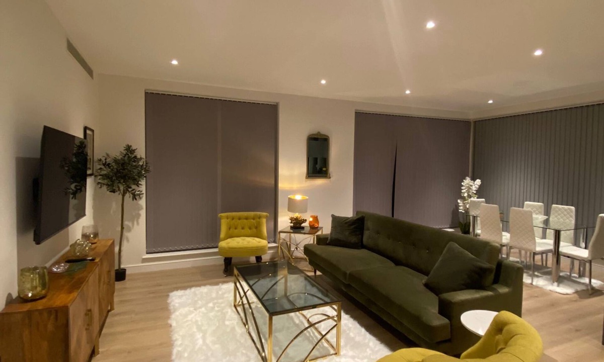 Syon Apartment | Marvelous 3 Bed Penthouse in Kewbridge