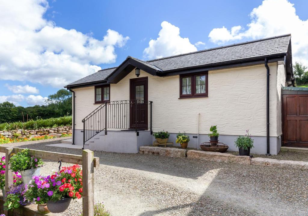 Mount House | Mayberry Cottage